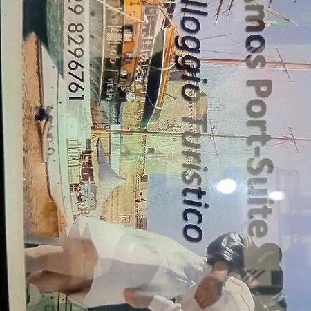 Amos Port-suite * Civitavecchia